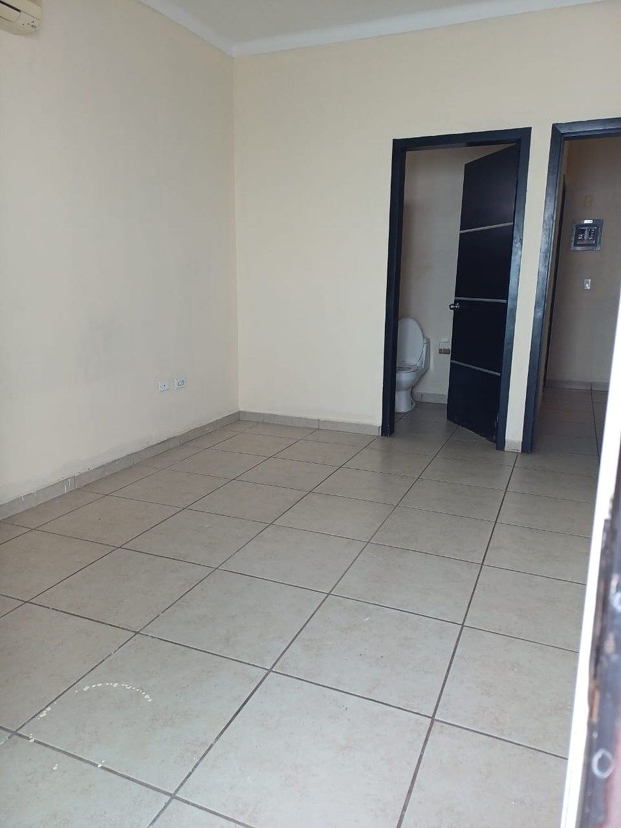 Cuarto principal, foto 6 de 12