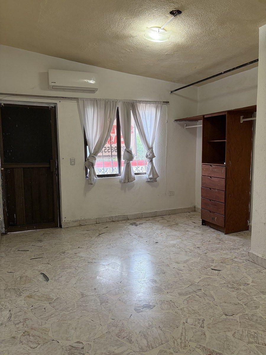 14 de 25: RECAMARA SECUNDARIA CON BALCON