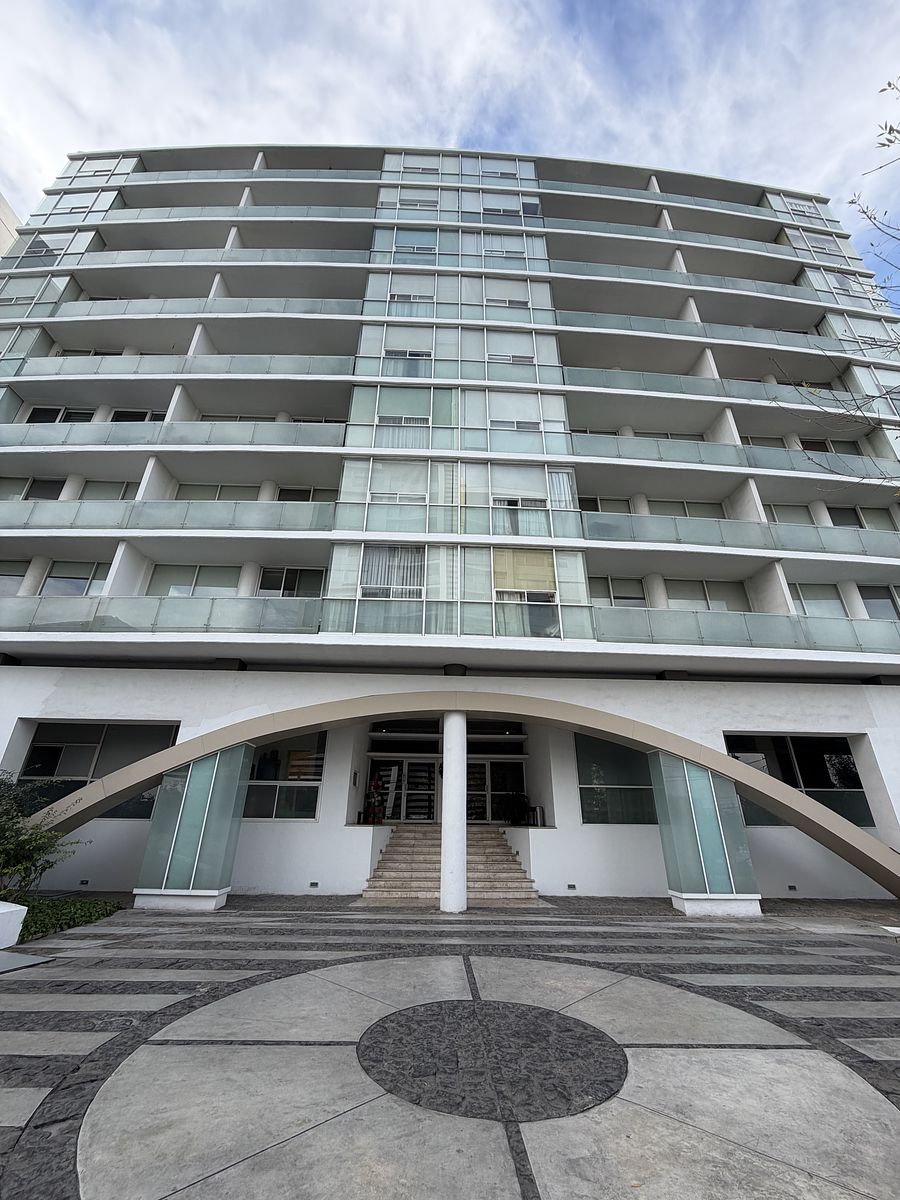 1 de 8: Fachada Edificio