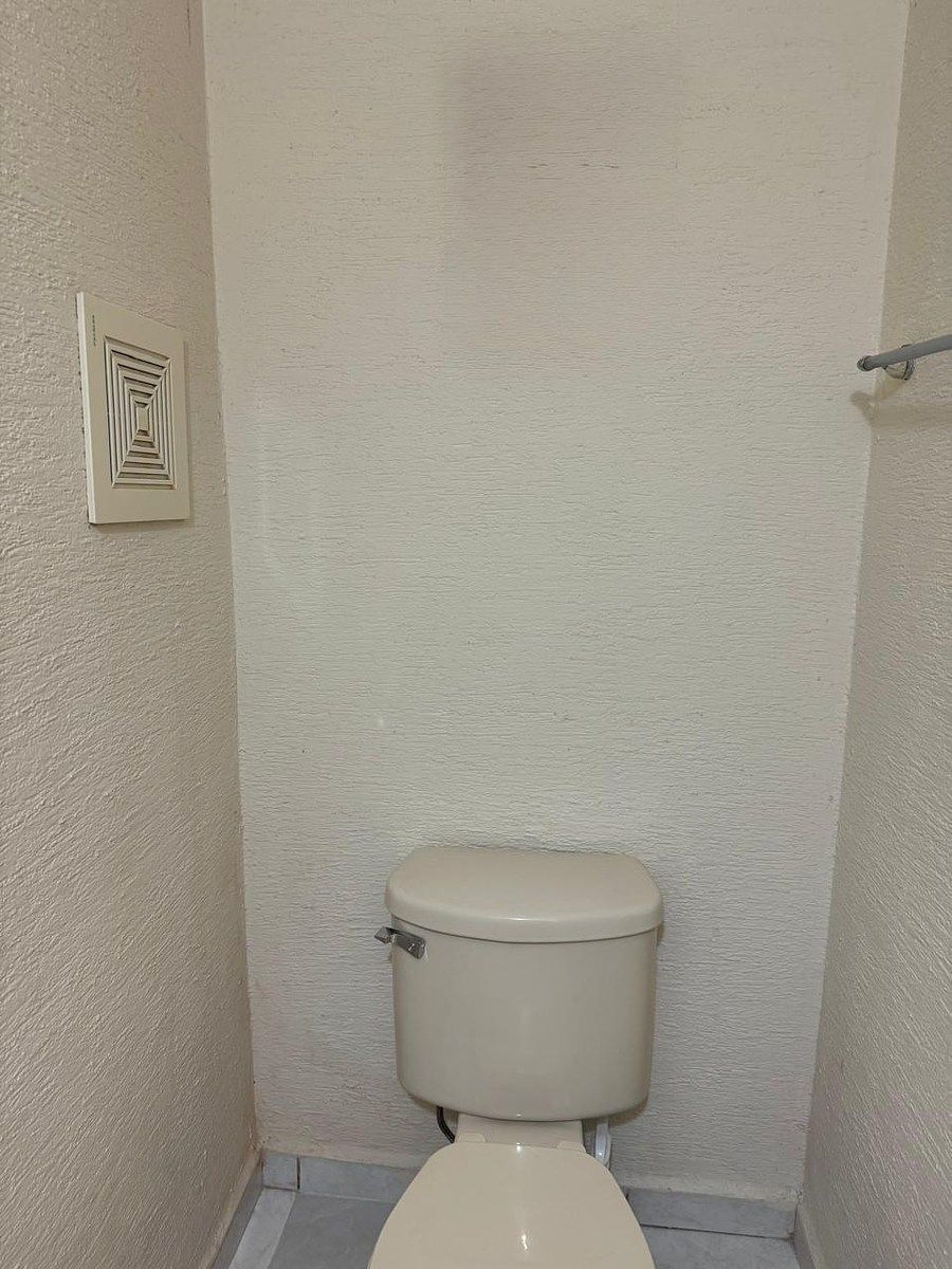 6 de 18: Medio baño