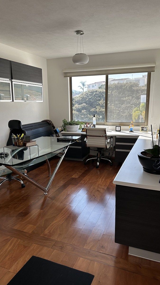 20 de 37: Esta área puede ser de TV o hacer la oficina