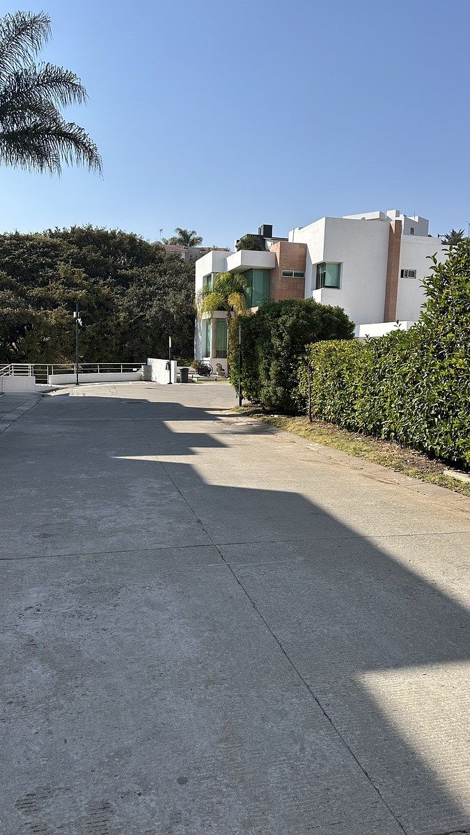 36 de 37: Calle afuera de la casa muy tranquilo