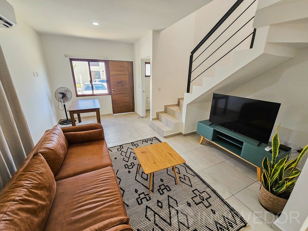 2 of 27: Sala comedor