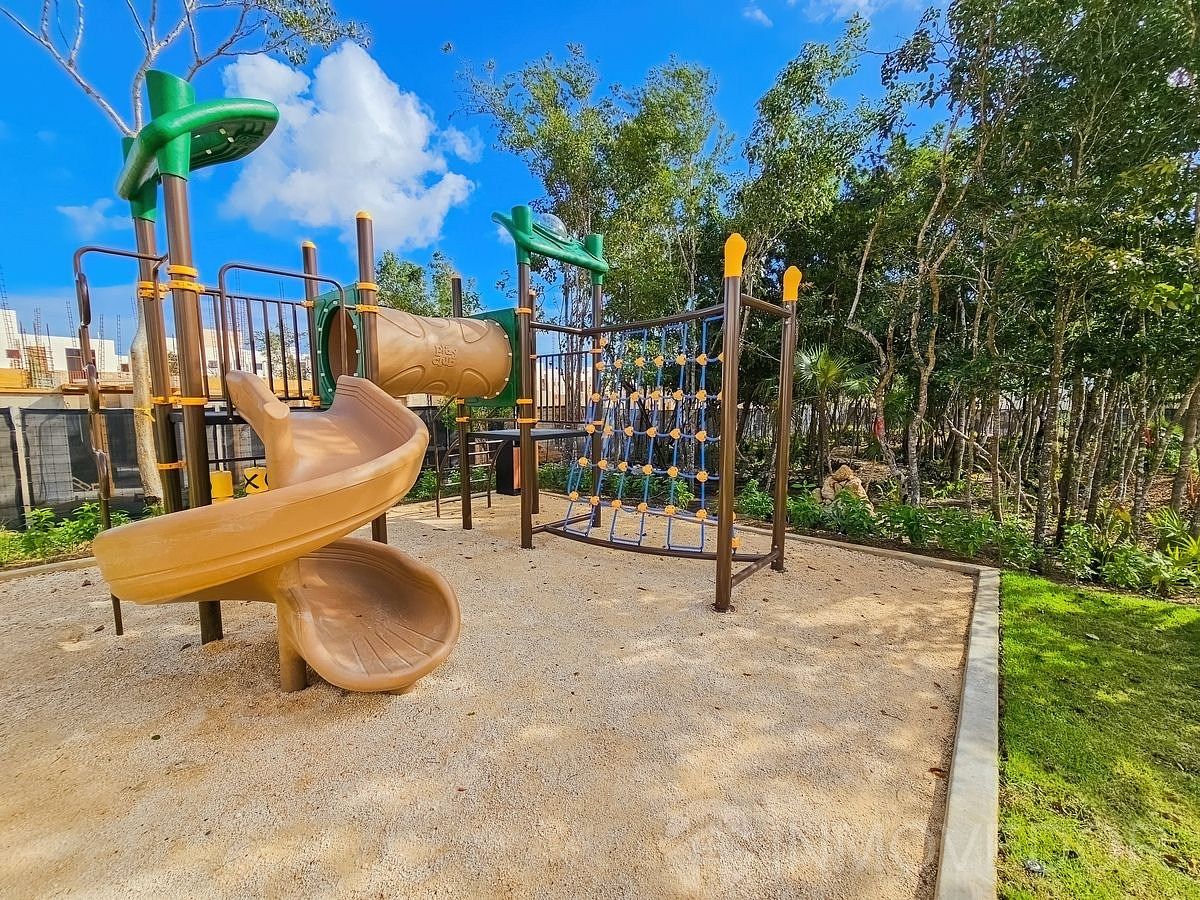 26 of 27: Juegos infantiles