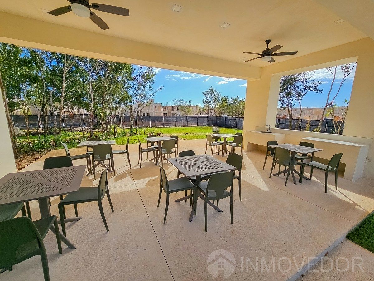 4 of 27: Salón  de eventos