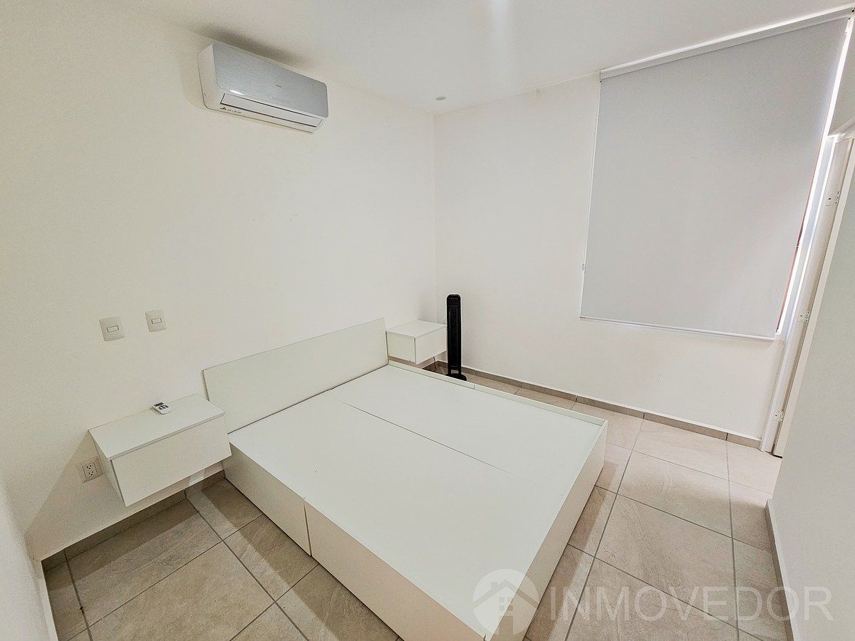 17 of 27: Recámara 1