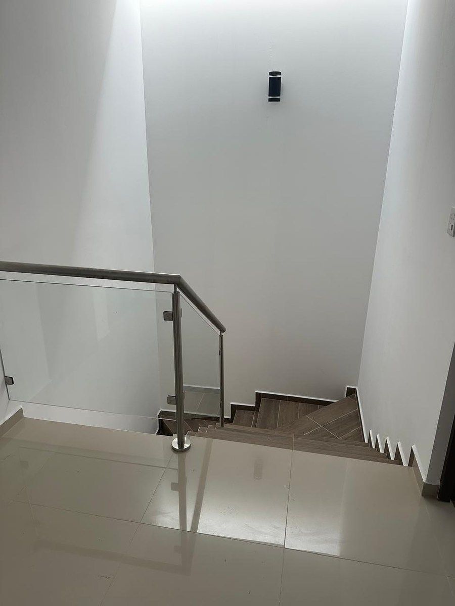 3 de 20: CANCEL DE VIDRIO TEMPLADO PASA MANOS DE  ESCALERAS