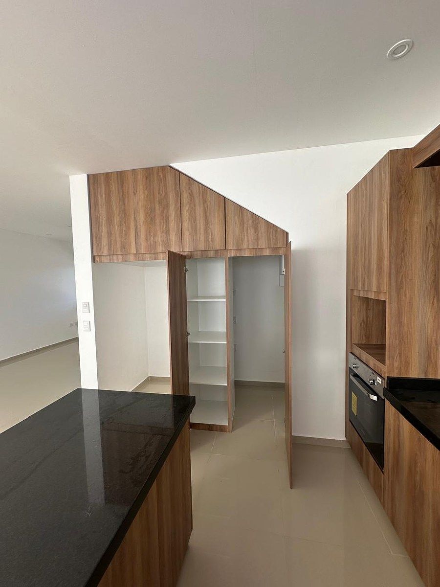 16 de 20: AREA DE COCINA CON HORNO Y TODO EQUIPADO