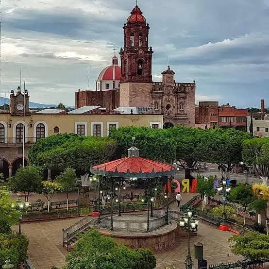 House For Sale in La Barca Jalisco To Remodel Near the Center - foto 1