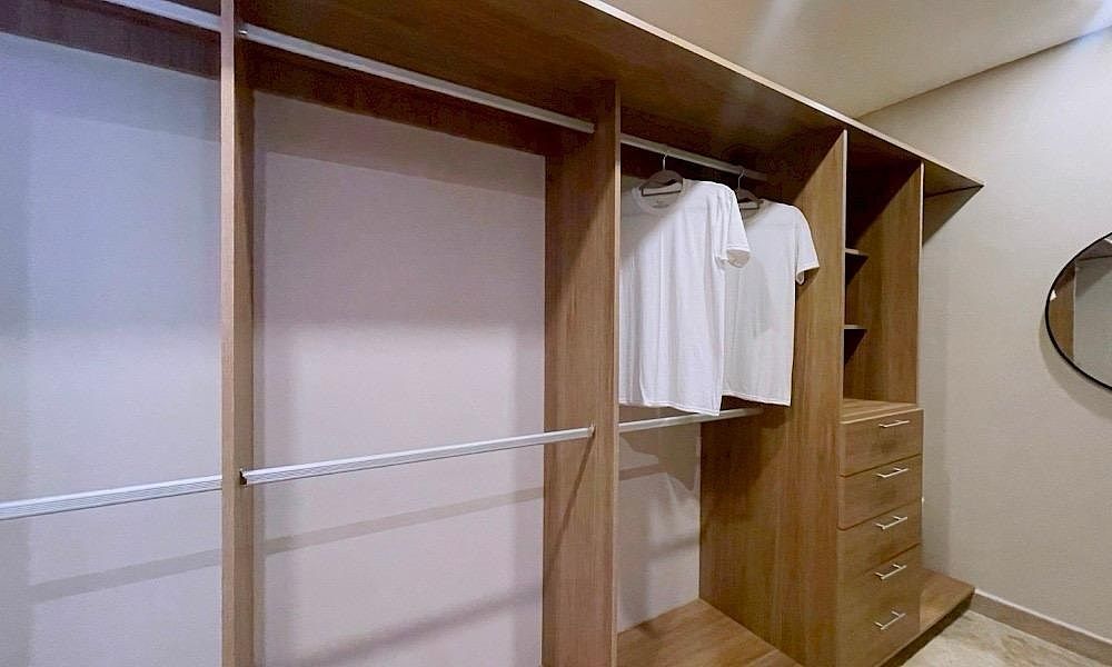 3 de 28: Closet vestidor recamara 1