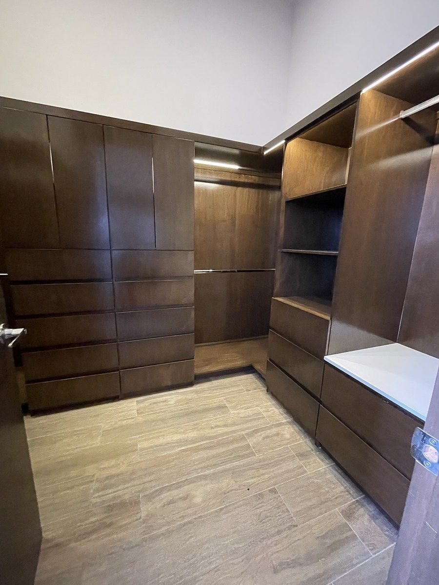 9 de 10: Vestidor principal