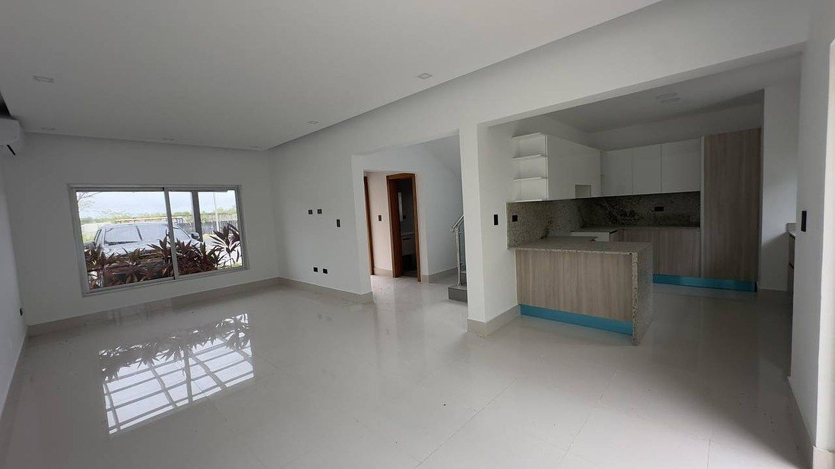 4 de 12: SALA/COCINA