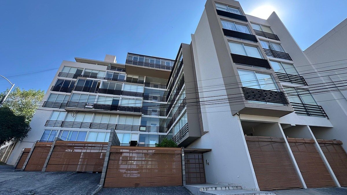 1 de 43: FACHADA PRINCIPAL