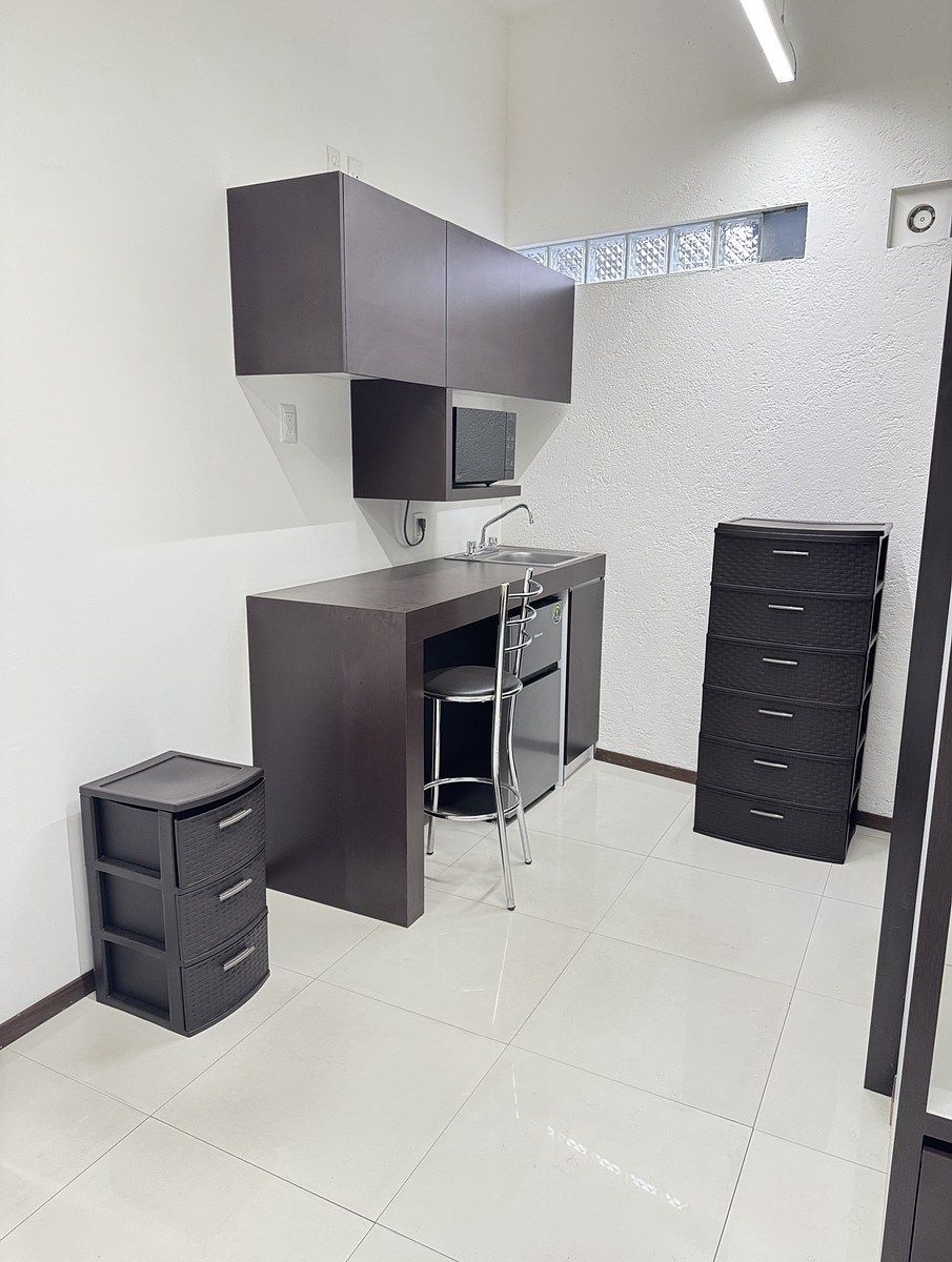 2 de 20: COCINETA EQUIPADA