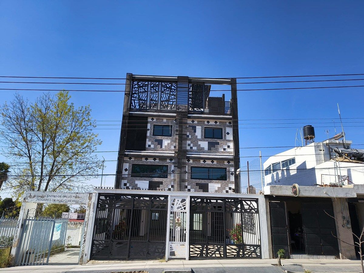 ZAPOPAN SOBRE AVENIDA EDIFICIO NUEVO COMERCIAL Y HABITACIONAL