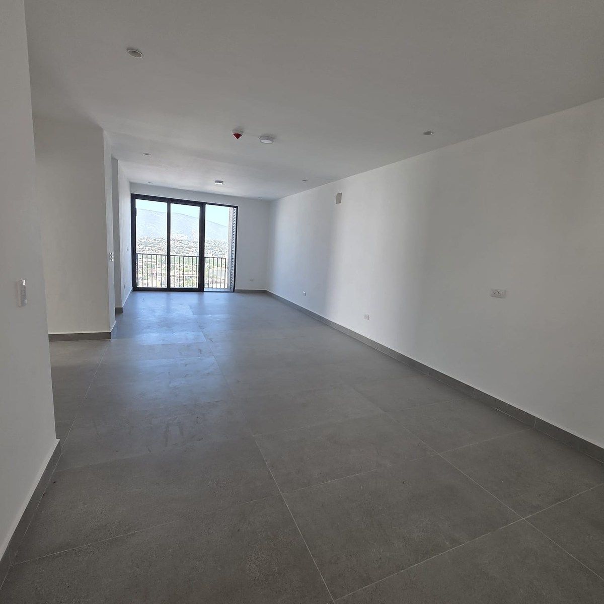 3 de 12: SALA COMEDOR