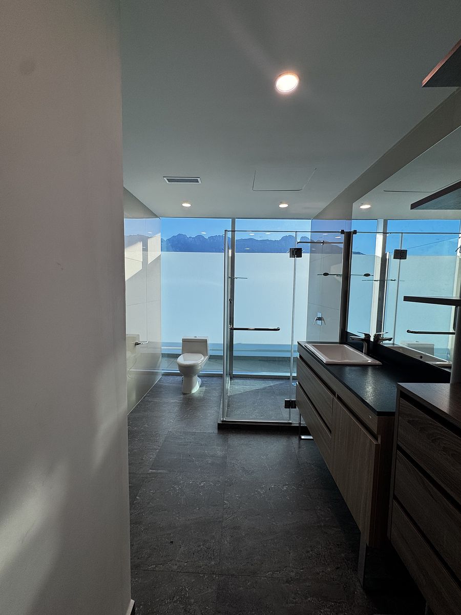 12 de 14: Baño secundario