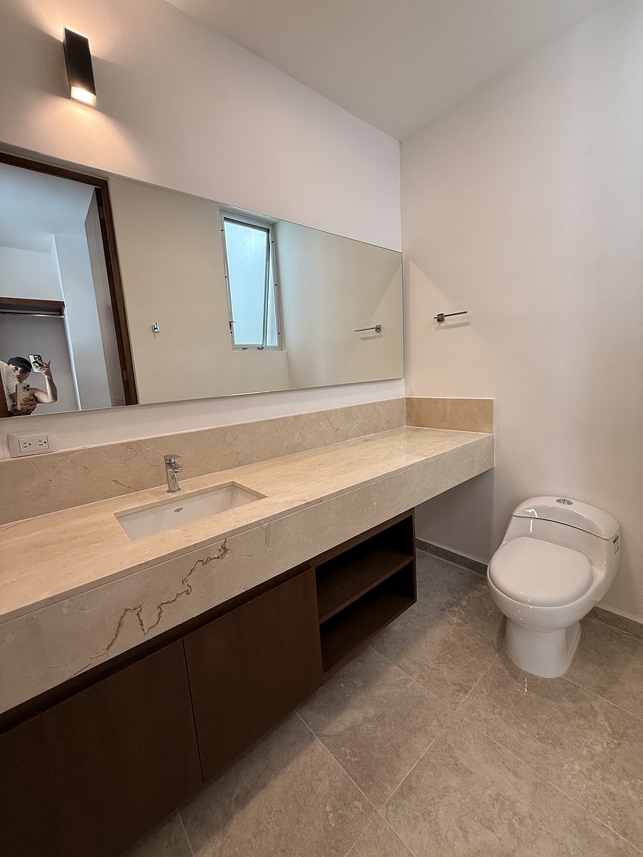 6 de 15: Baño Principal