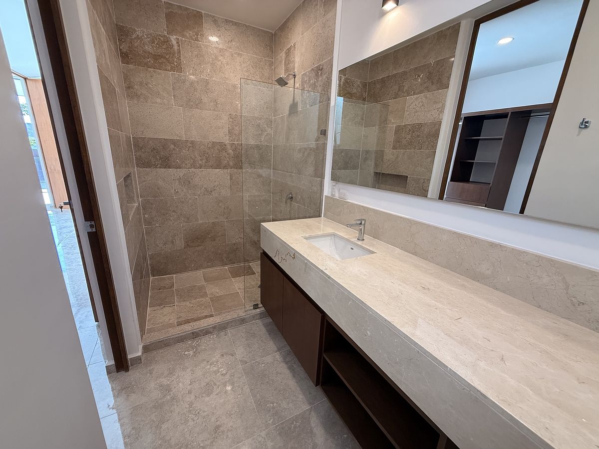 7 de 15: Baño Principal