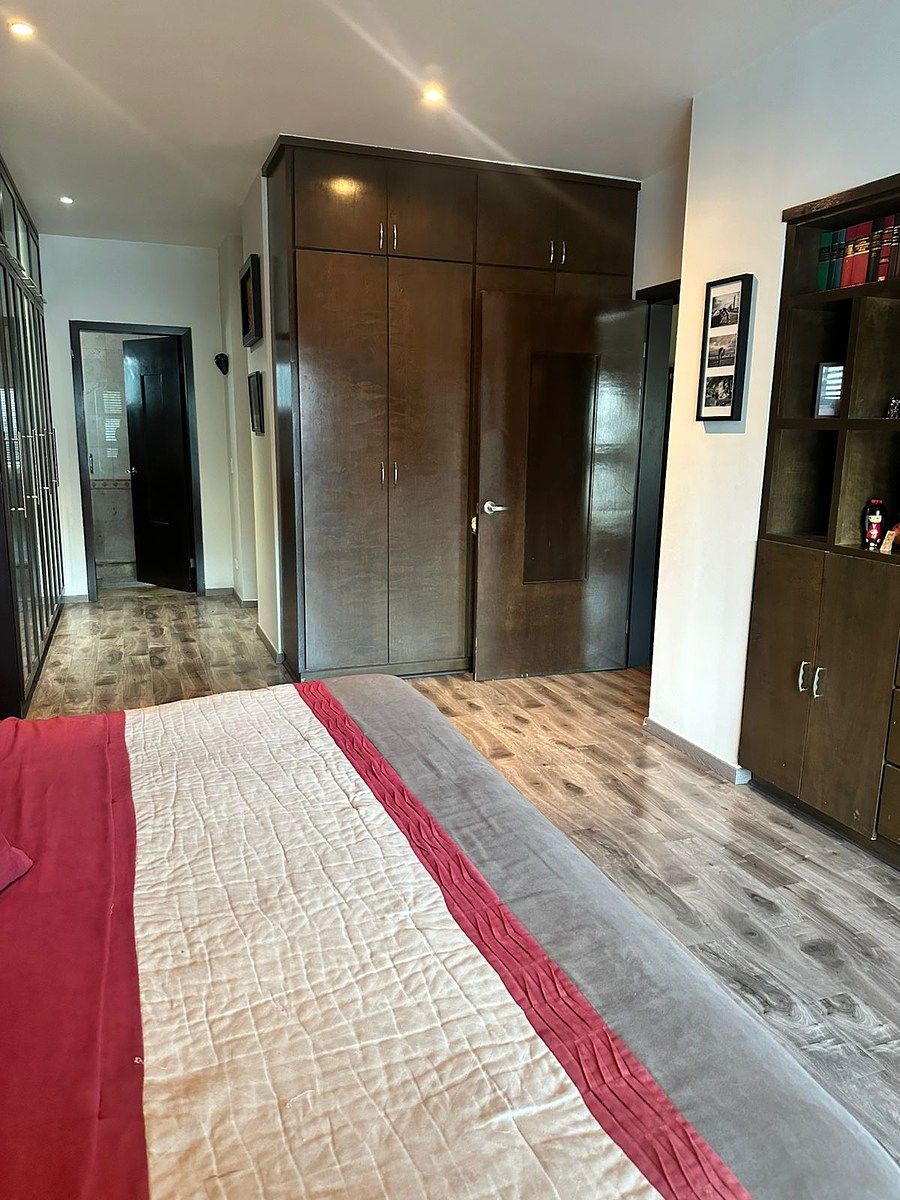 22 de 42: 2 closetts en recamara principal