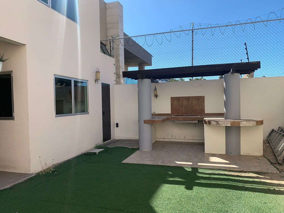 18 de 42: patio trasero