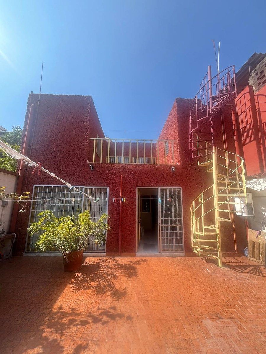 3 de 43: Fachada trasera