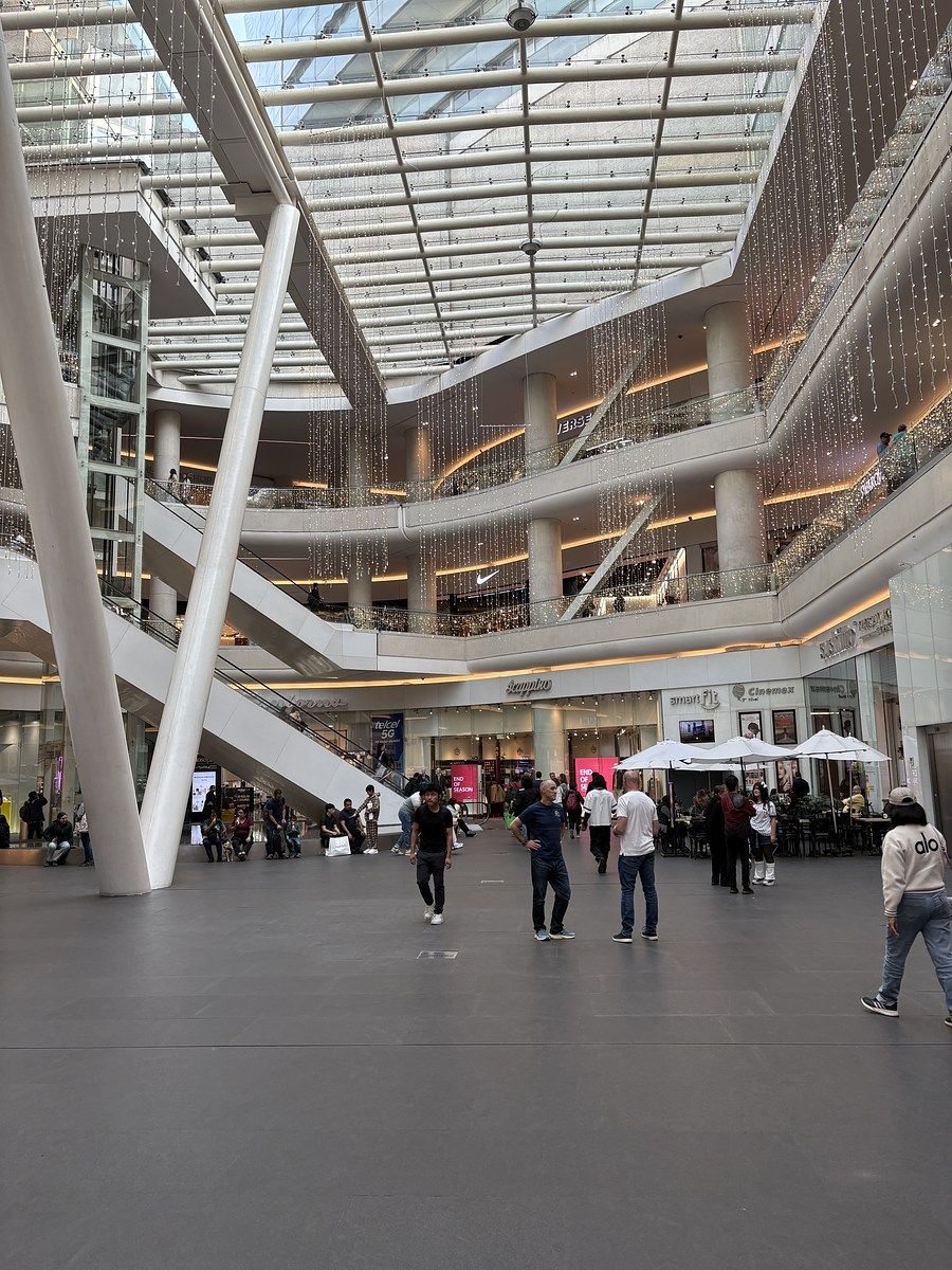 12 de 12: Mall comercial
