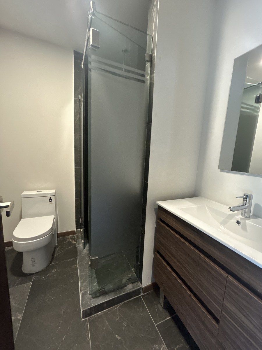 11 de 17: Baño completo recámara principal