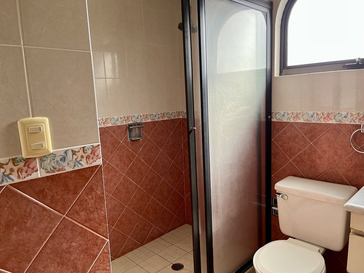 20 de 32: Baño completo para compartir recàmara 2 y 3