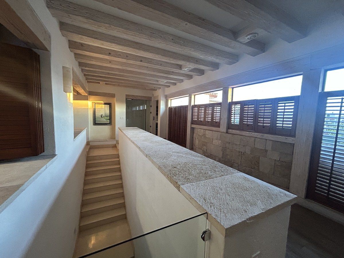 16 of 21: Distribuidor