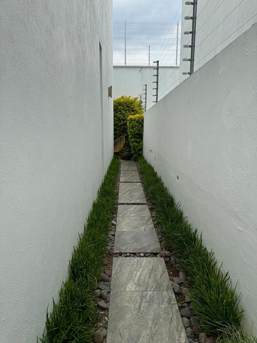 5 de 16: Acceso lateral independiente