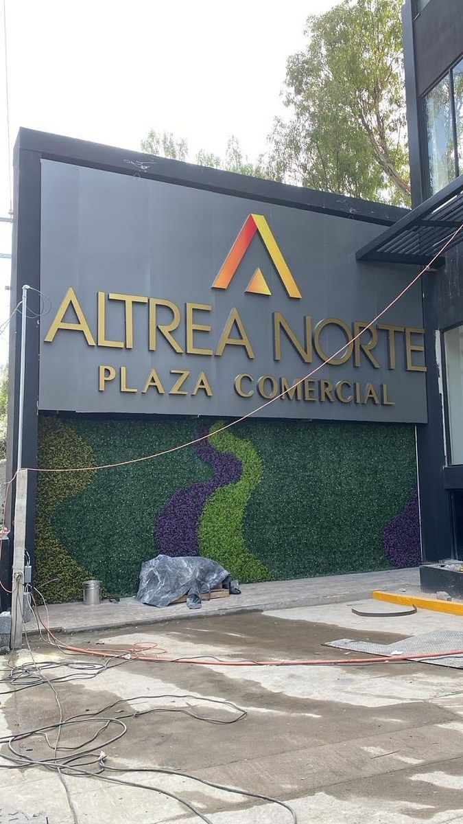 2 de 8: Fachada Lateral