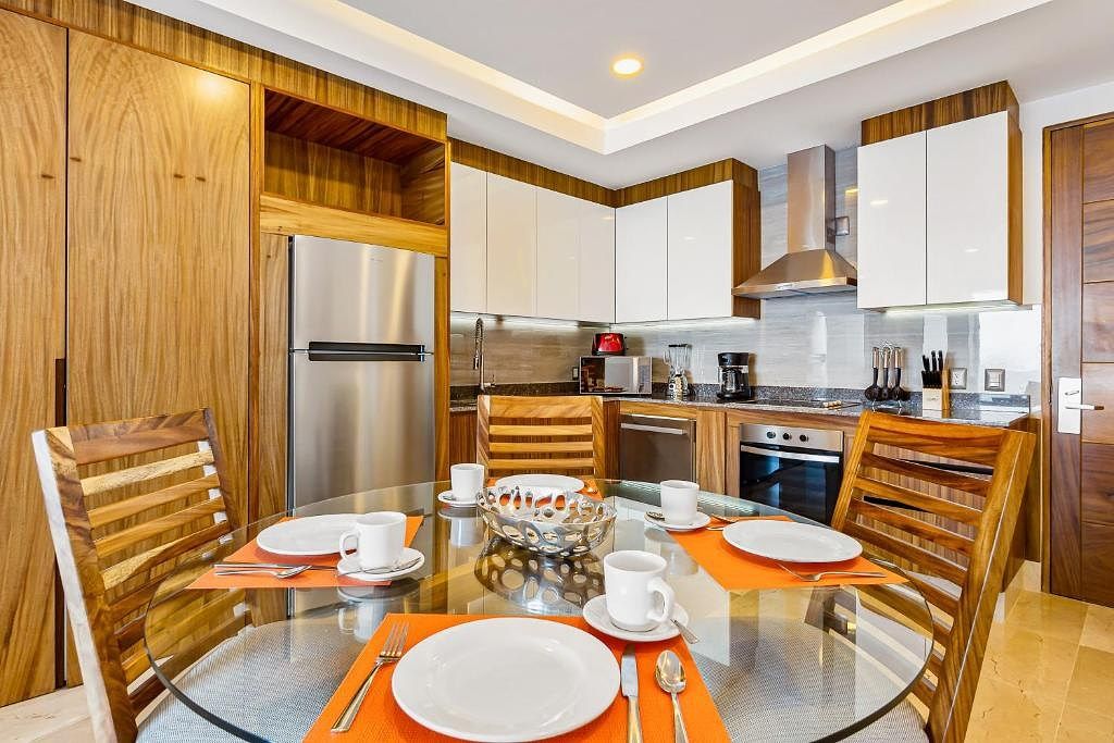 7 de 22: Muebles de Parota