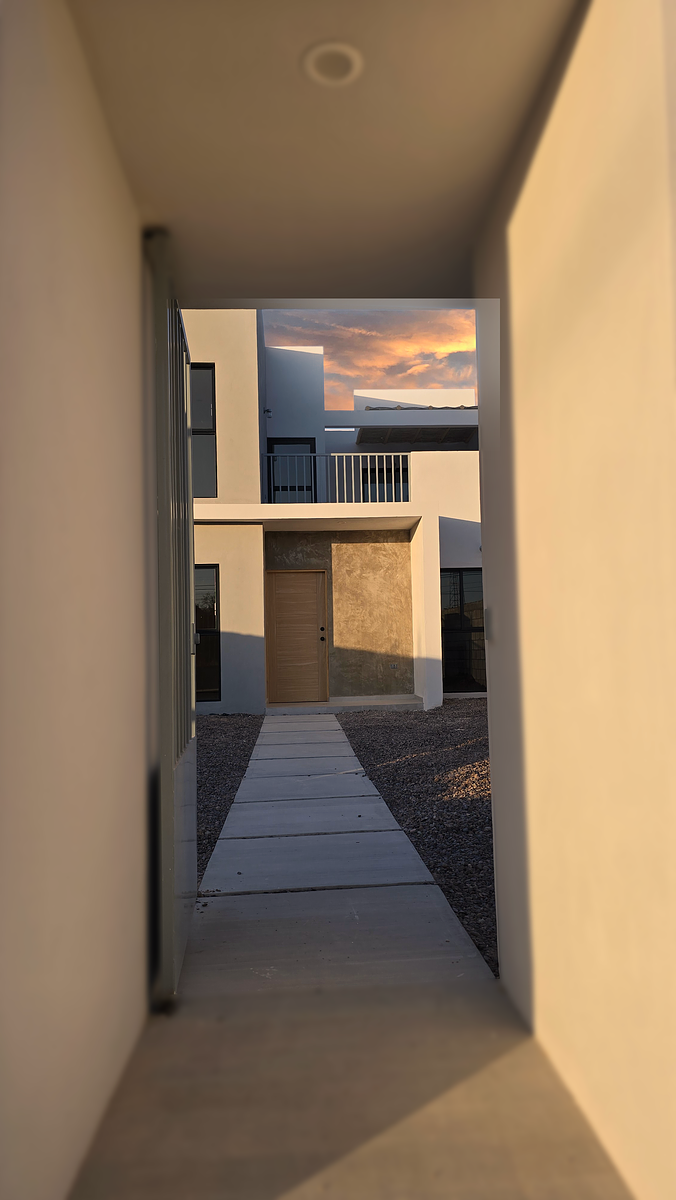 4 de 16: ACCESO DE CALLE