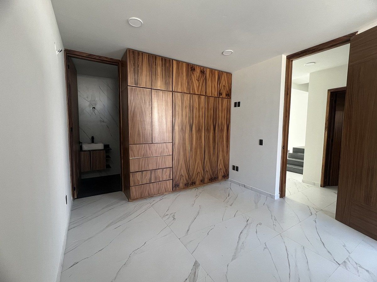 4 de 32: Estudio con baño completo