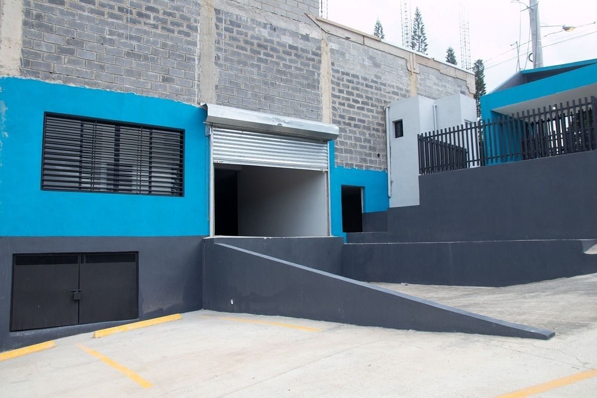 Nave en Santo Domingo Oeste, foto 3 de 8