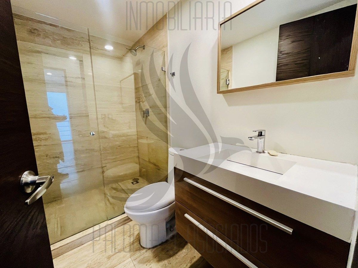 17 de 28: Baño secundario