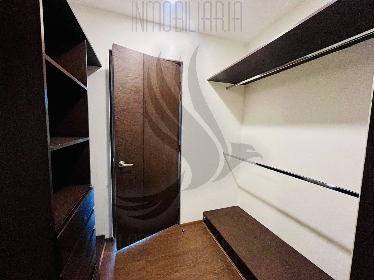 10 de 28: Vestidor recámara principal