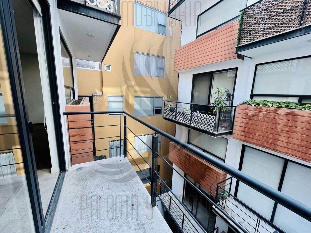 4 de 28: Balcón de sala 1