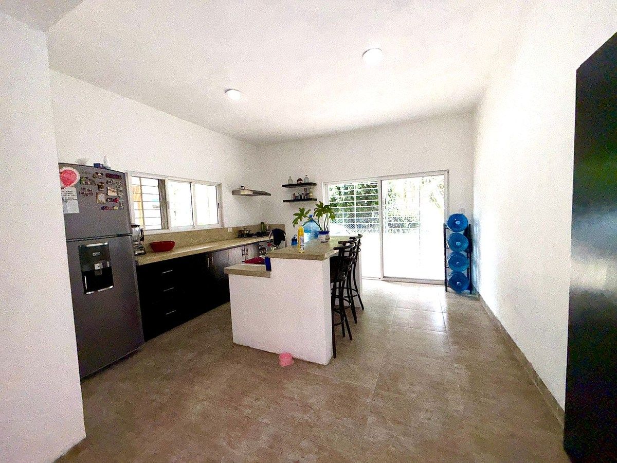 3 de 29: COCINA CON BARRA