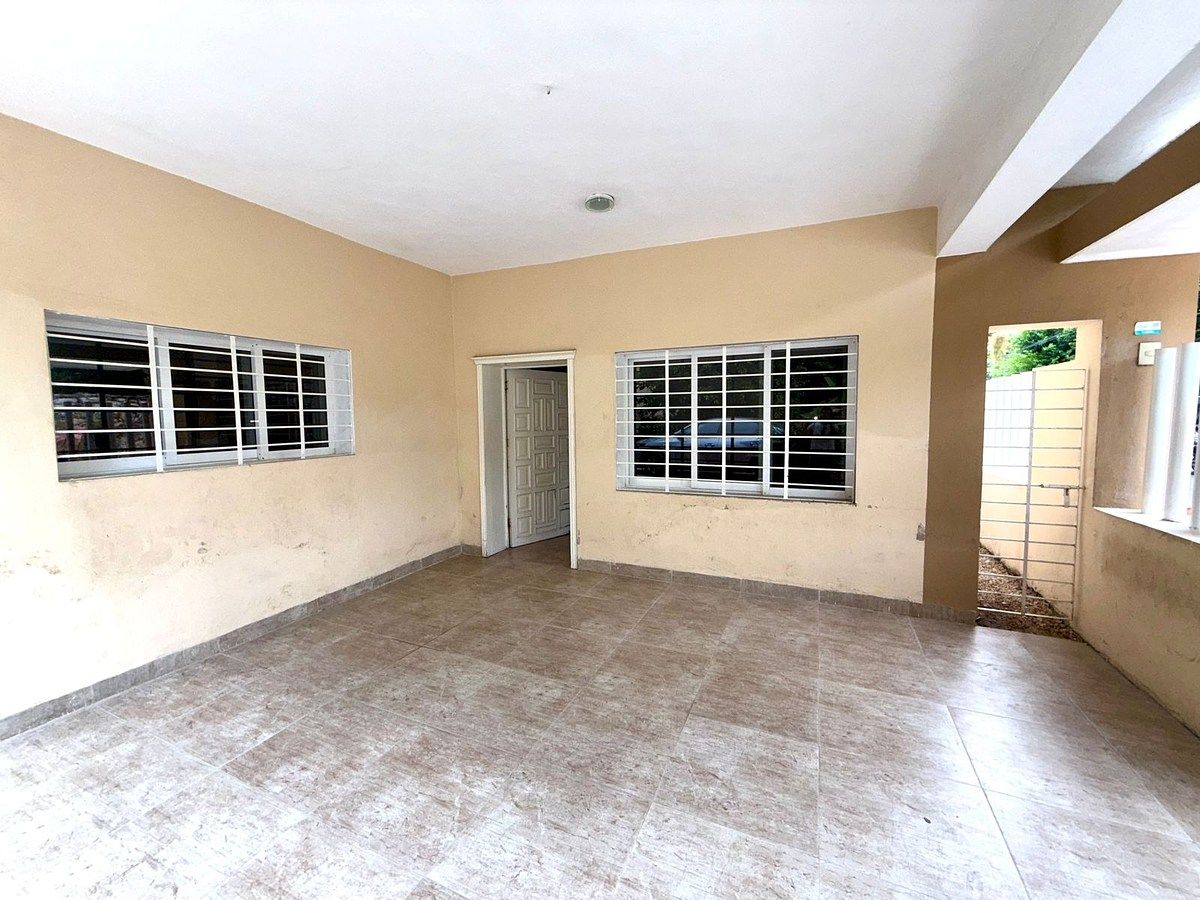 4 de 29: TERRAZA DELANTERA