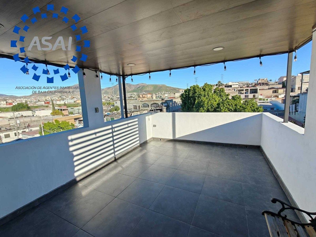 17 de 19: TERRAZA CON PERGOLA