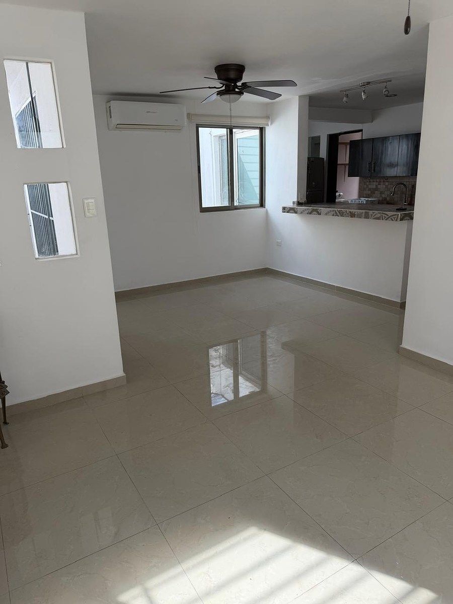 3 de 18: SALA COMEDOR