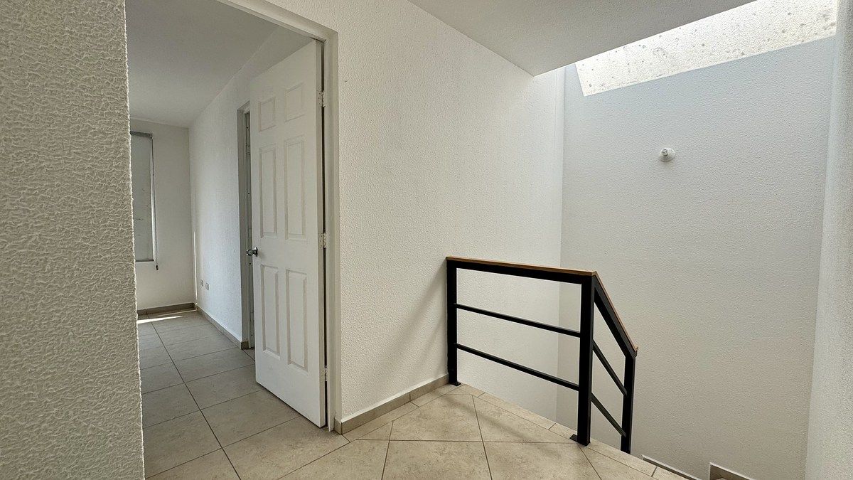 11 de 22: Cubo escaleras