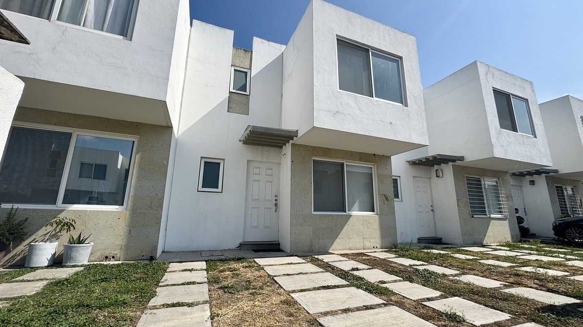 1 de 22: Fachada izquierda