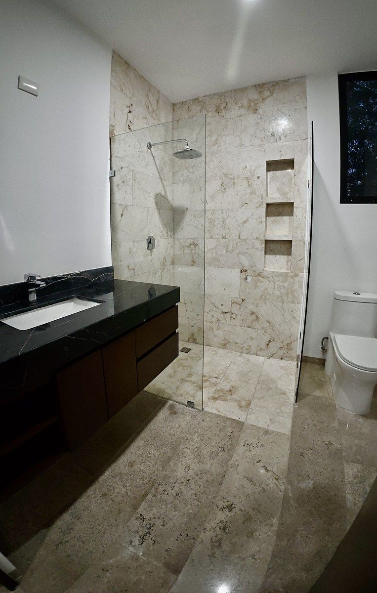 15 de 27: Baño recamara secundaria,