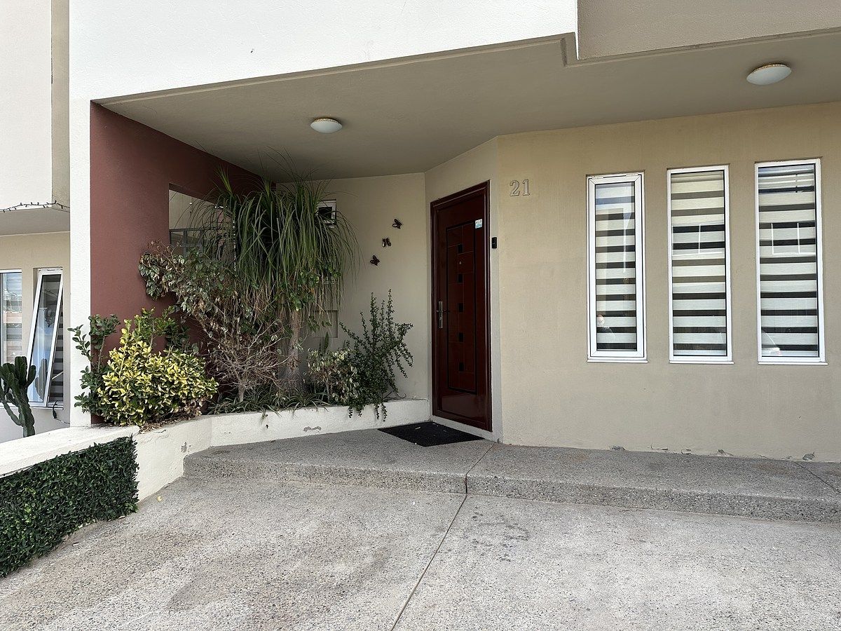 2 de 41: Entrada principal