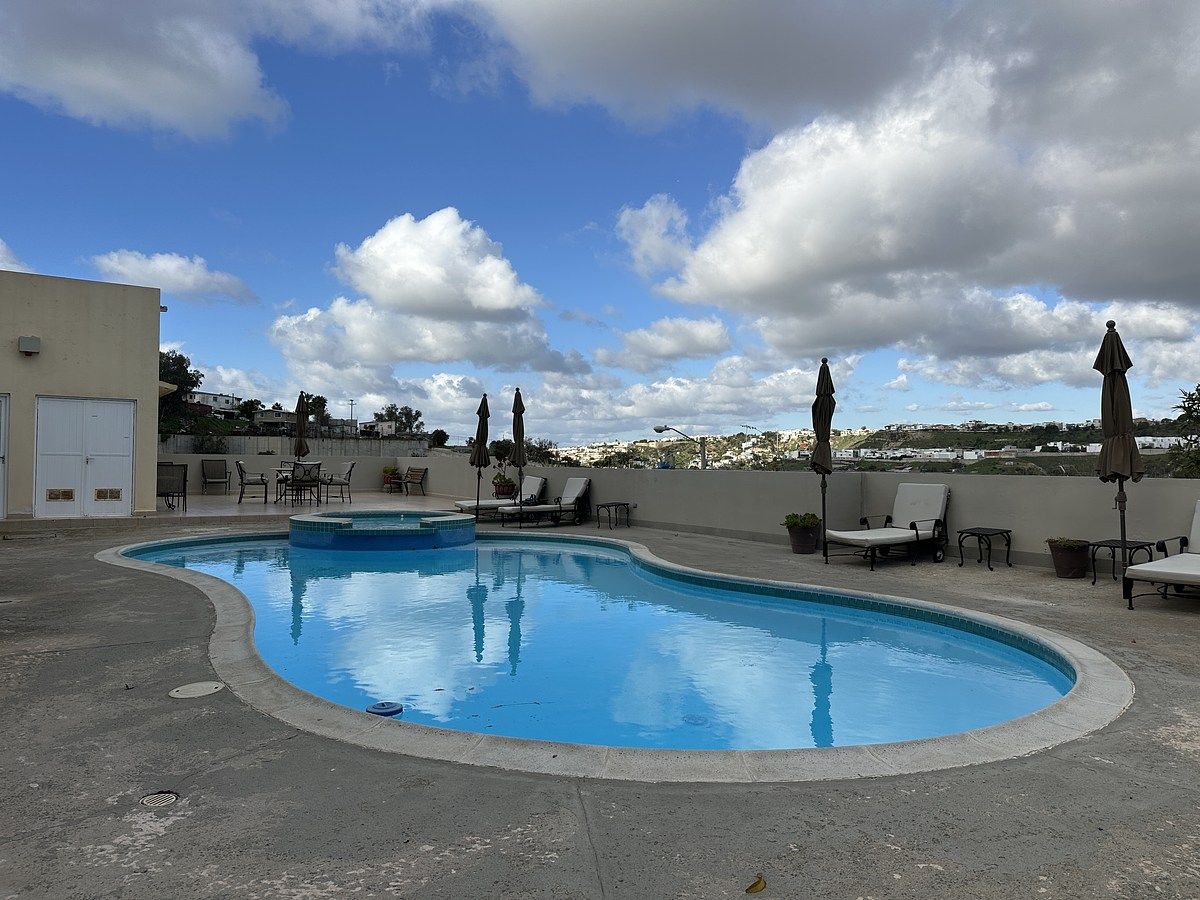 39 de 41: Alberca de Casa Club