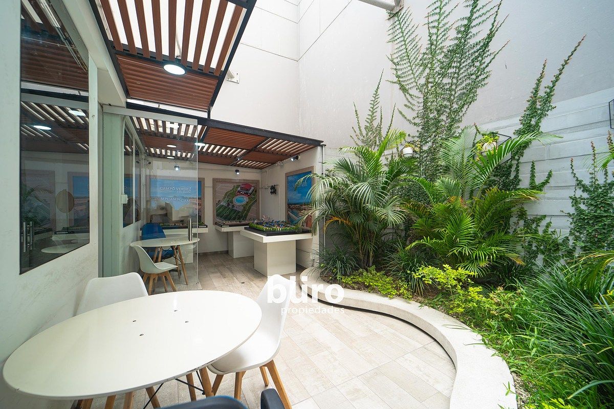 4 de 26: Terraza interna con jardín