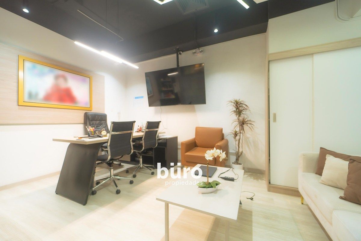 7 de 26: Oficina cerrada 1